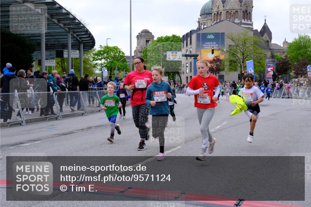 25.04.2026 - Das Zehntel Tim E. http://msf.ph/oto/9571124 25.04.2026 09:05:08 Ziel 1350, 1390, 1412, 1904, 2112, 2382, 2530, 2543, 2640, 2657, 2663, 2670, 2672, 2693, 2696, 3483, 3487, 3961 meine-sportfotos.de