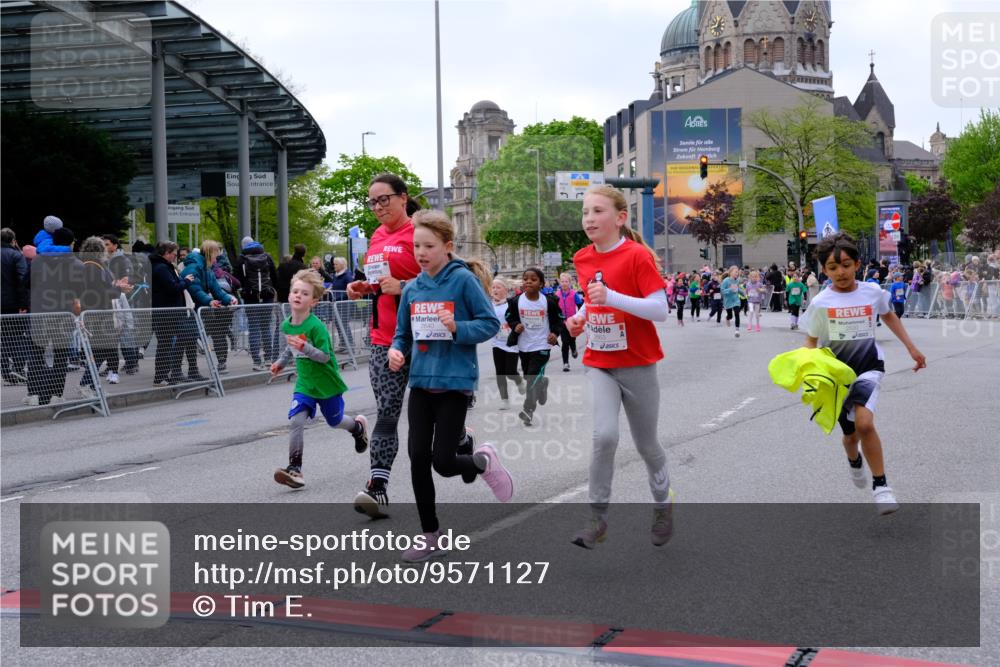 25.04.2026 - Das Zehntel Tim E. http://msf.ph/oto/9571127 25.04.2026 09:05:09 Ziel 1350, 1390, 1412, 1904, 2103, 2112, 2382, 2530, 2543, 2640, 2657, 2663, 2670, 2672, 2693, 2696, 3483, 3487 meine-sportfotos.de