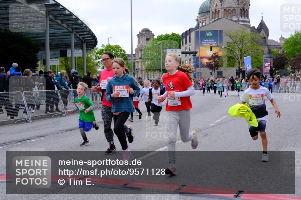 25.04.2026 - Das Zehntel Tim E. http://msf.ph/oto/9571128 25.04.2026 09:05:09 Ziel 1350, 1390, 1412, 1904, 2103, 2112, 2382, 2530, 2543, 2640, 2657, 2663, 2670, 2672, 2693, 2696, 3483, 3487 meine-sportfotos.de