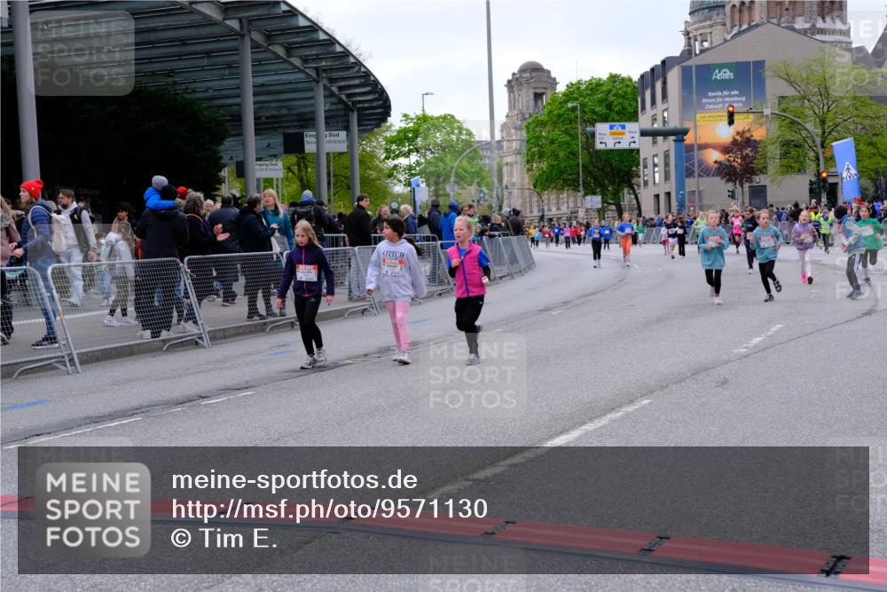 25.04.2026 - Das Zehntel Tim E. http://msf.ph/oto/9571130 25.04.2026 09:05:12 Ziel 1412, 1904, 2103, 2112, 2382, 2530, 2543, 2640, 2663, 2693, 2696, 2918, 2936, 3483, 3487, 3698, 3700, 3922, 3923 meine-sportfotos.de