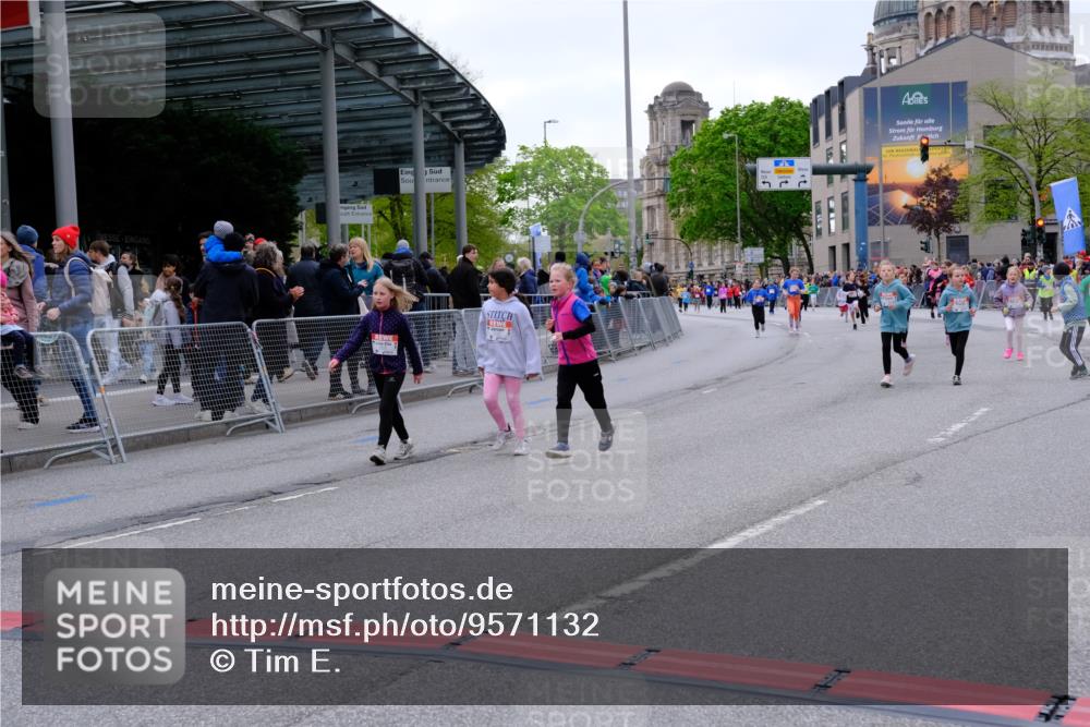 25.04.2026 - Das Zehntel Tim E. http://msf.ph/oto/9571132 25.04.2026 09:05:12 Ziel 1412, 1904, 2103, 2112, 2382, 2530, 2543, 2640, 2663, 2693, 2696, 2918, 2936, 3483, 3487, 3698, 3700, 3922, 3923 meine-sportfotos.de