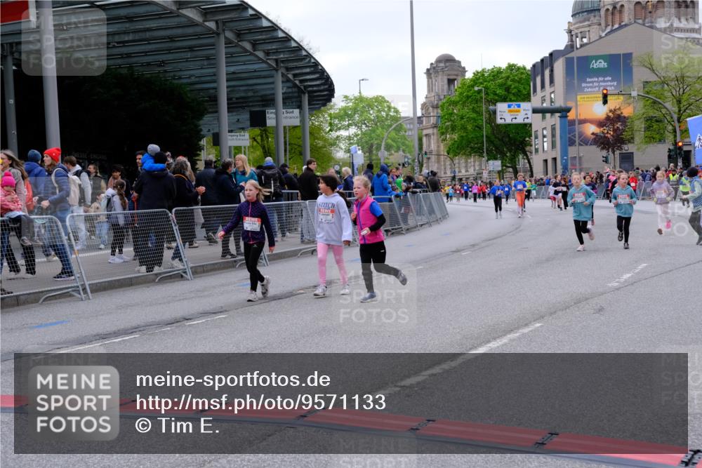 25.04.2026 - Das Zehntel Tim E. http://msf.ph/oto/9571133 25.04.2026 09:05:12 Ziel 1412, 1904, 2103, 2112, 2382, 2530, 2543, 2640, 2663, 2693, 2696, 2918, 2936, 3483, 3487, 3698, 3700, 3922, 3923 meine-sportfotos.de