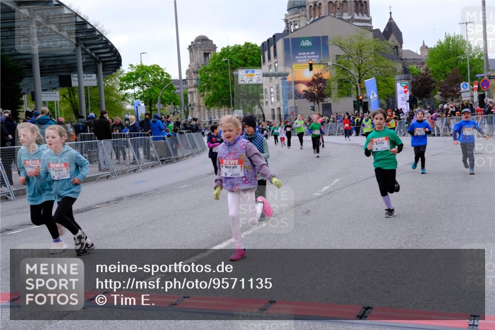 25.04.2026 - Das Zehntel Tim E. http://msf.ph/oto/9571135 25.04.2026 09:05:16 Ziel 1904, 2103, 2112, 2113, 2115, 2368, 2530, 2543, 2640, 2663, 2918, 2935, 2936, 3483, 3487, 3698, 3700, 3922, 3923 meine-sportfotos.de