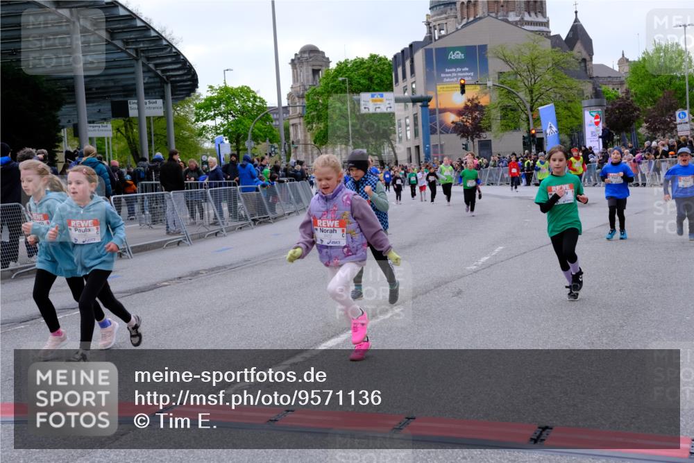 25.04.2026 - Das Zehntel Tim E. http://msf.ph/oto/9571136 25.04.2026 09:05:16 Ziel 1904, 2103, 2112, 2113, 2115, 2368, 2530, 2543, 2640, 2663, 2918, 2935, 2936, 3483, 3487, 3698, 3700, 3922, 3923 meine-sportfotos.de