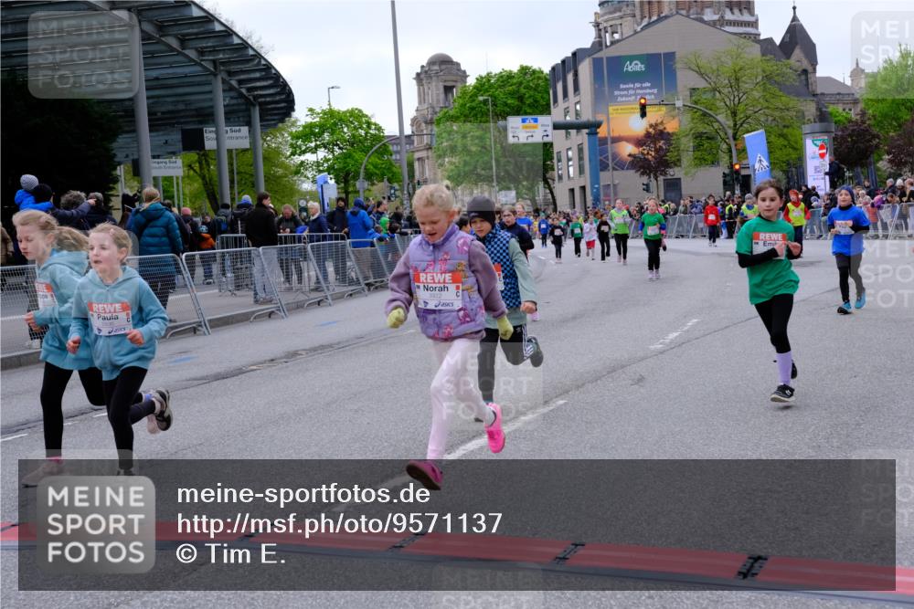 25.04.2026 - Das Zehntel Tim E. http://msf.ph/oto/9571137 25.04.2026 09:05:17 Ziel 2103, 2113, 2115, 2368, 2543, 2918, 2935, 2936, 3483, 3487, 3698, 3700, 3922, 3923 meine-sportfotos.de