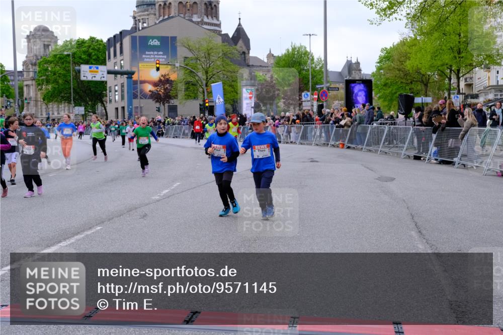 25.04.2026 - Das Zehntel Tim E. http://msf.ph/oto/9571145 25.04.2026 09:05:18 Ziel 1418, 1811, 2103, 2113, 2115, 2368, 2918, 2935, 2936, 3483, 3487, 3698, 3700, 3922, 3923 meine-sportfotos.de