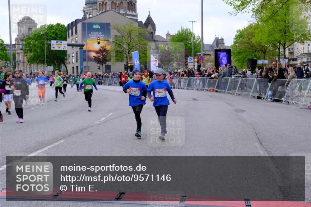 25.04.2026 - Das Zehntel Tim E. http://msf.ph/oto/9571146 25.04.2026 09:05:19 Ziel 1414, 1418, 1811, 1821, 2103, 2113, 2115, 2141, 2144, 2297, 2368, 2918, 2935, 2936, 3483, 3487, 3698, 3700, 3922, 3923 meine-sportfotos.de