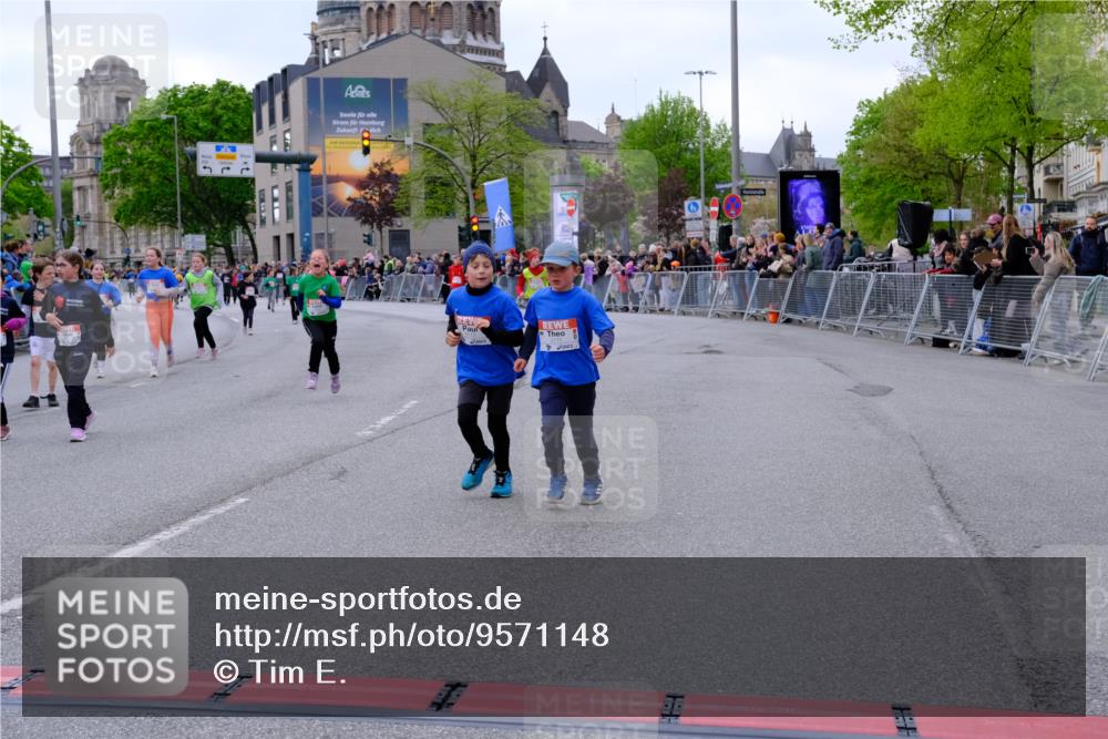 25.04.2026 - Das Zehntel Tim E. http://msf.ph/oto/9571148 25.04.2026 09:05:19 Ziel 1414, 1418, 1811, 1821, 2103, 2113, 2115, 2141, 2144, 2297, 2368, 2918, 2935, 2936, 3483, 3487, 3698, 3700, 3922, 3923 meine-sportfotos.de
