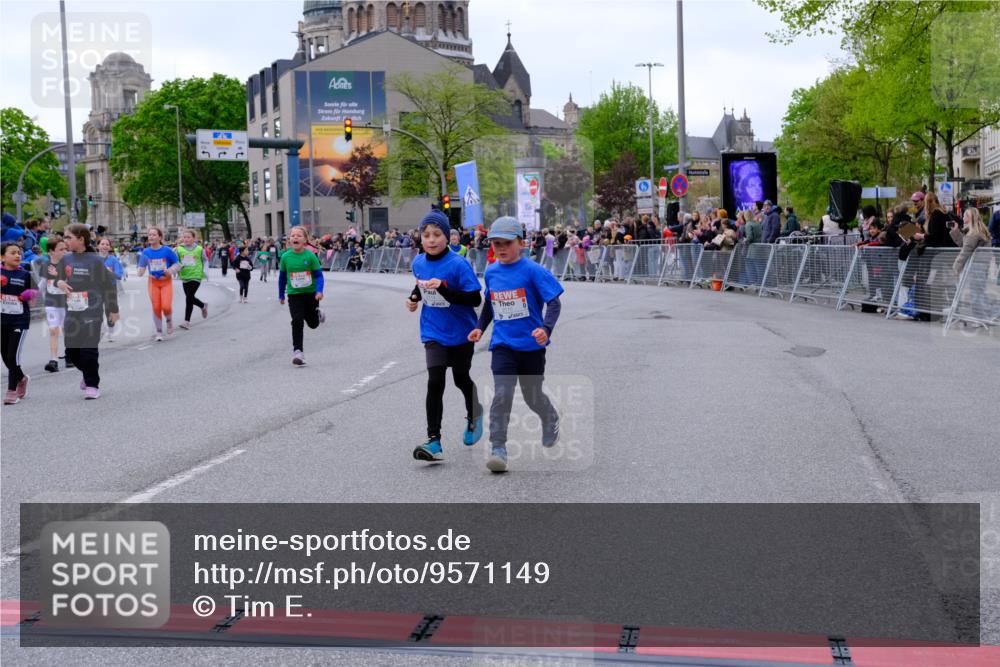 25.04.2026 - Das Zehntel Tim E. http://msf.ph/oto/9571149 25.04.2026 09:05:19 Ziel 1414, 1418, 1811, 1821, 2103, 2113, 2115, 2141, 2144, 2297, 2368, 2918, 2935, 2936, 3483, 3487, 3698, 3700, 3922, 3923 meine-sportfotos.de