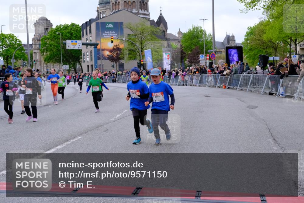 25.04.2026 - Das Zehntel Tim E. http://msf.ph/oto/9571150 25.04.2026 09:05:19 Ziel 1414, 1418, 1811, 1821, 2103, 2113, 2115, 2141, 2144, 2297, 2368, 2918, 2935, 2936, 3483, 3487, 3698, 3700, 3922, 3923 meine-sportfotos.de