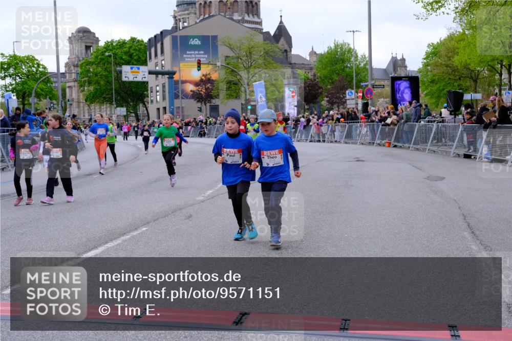 25.04.2026 - Das Zehntel Tim E. http://msf.ph/oto/9571151 25.04.2026 09:05:19 Ziel 1414, 1418, 1811, 1821, 2103, 2113, 2115, 2141, 2144, 2297, 2368, 2918, 2935, 2936, 3483, 3487, 3698, 3700, 3922, 3923 meine-sportfotos.de