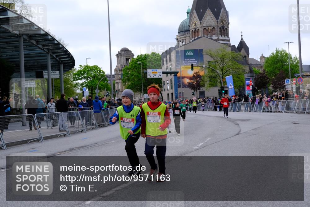 25.04.2026 - Das Zehntel Tim E. http://msf.ph/oto/9571163 25.04.2026 09:05:24 Ziel 1414, 1418, 1811, 1821, 2113, 2115, 2141, 2144, 2297, 2368, 2832, 2918, 2935, 2936, 3133, 3148, 3922, 3923 meine-sportfotos.de