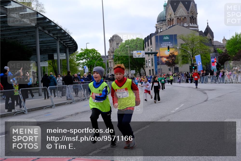 25.04.2026 - Das Zehntel Tim E. http://msf.ph/oto/9571166 25.04.2026 09:05:25 Ziel 1414, 1418, 1811, 1821, 2113, 2115, 2141, 2144, 2297, 2368, 2832, 2935, 3133, 3148 meine-sportfotos.de