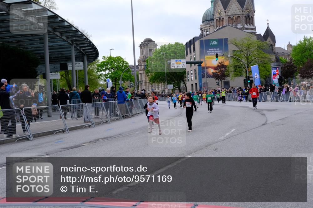 25.04.2026 - Das Zehntel Tim E. http://msf.ph/oto/9571169 25.04.2026 09:05:26 Ziel 1078, 1084, 1414, 1418, 1811, 1821, 2113, 2115, 2141, 2144, 2297, 2832, 2935, 3133, 3148 meine-sportfotos.de