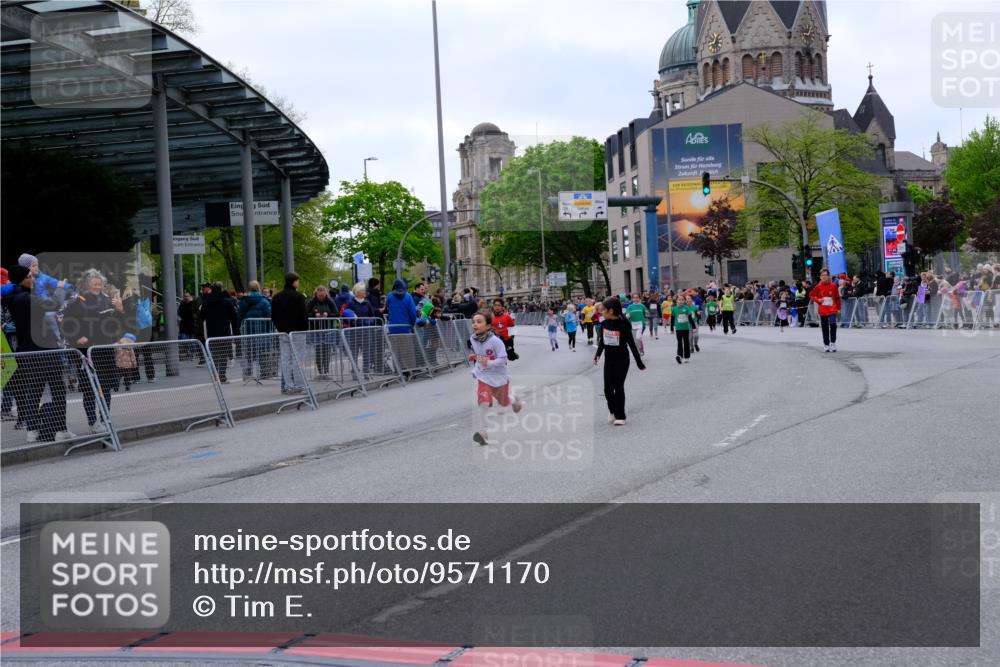 25.04.2026 - Das Zehntel Tim E. http://msf.ph/oto/9571170 25.04.2026 09:05:26 Ziel 1078, 1084, 1414, 1418, 1811, 1821, 2113, 2115, 2141, 2144, 2297, 2832, 2935, 3133, 3148 meine-sportfotos.de