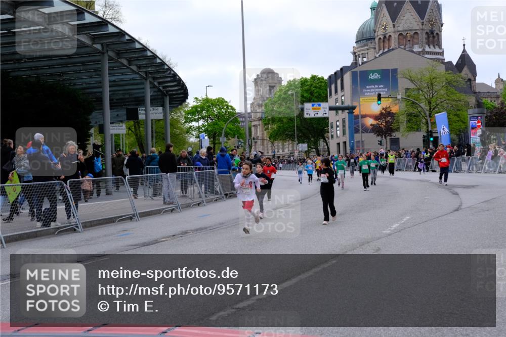 25.04.2026 - Das Zehntel Tim E. http://msf.ph/oto/9571173 25.04.2026 09:05:26 Ziel 1078, 1084, 1414, 1418, 1811, 1821, 2113, 2115, 2141, 2144, 2297, 2832, 2935, 3133, 3148 meine-sportfotos.de