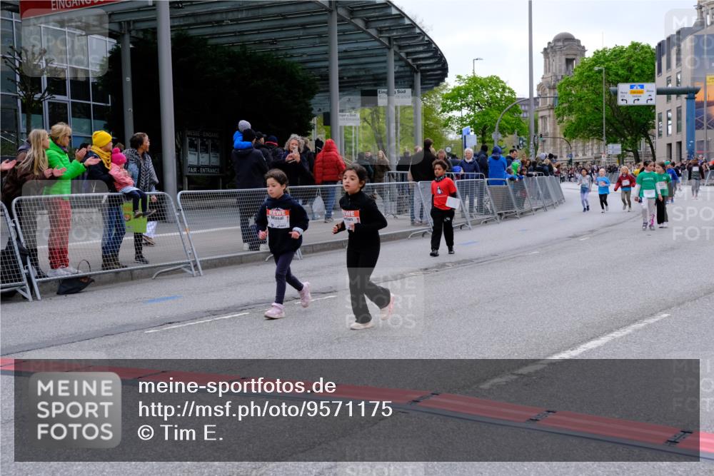 25.04.2026 - Das Zehntel Tim E. http://msf.ph/oto/9571175 25.04.2026 09:05:30 Ziel 1078, 1084, 1414, 1418, 1811, 1821, 2141, 2144, 2297, 2832, 3133, 3148 meine-sportfotos.de