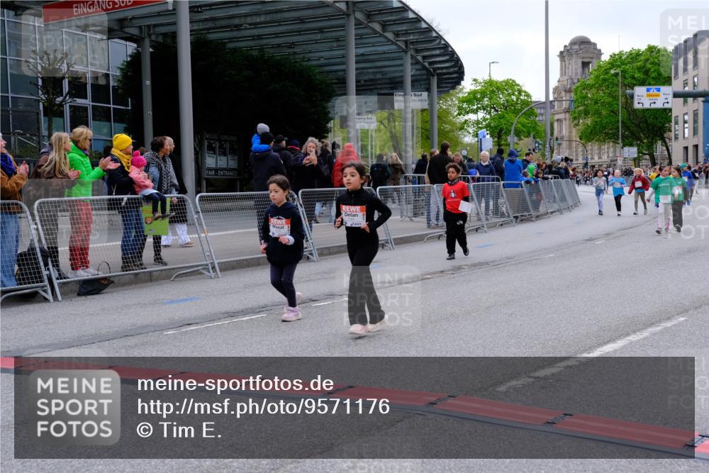 25.04.2026 - Das Zehntel Tim E. http://msf.ph/oto/9571176 25.04.2026 09:05:30 Ziel 1078, 1084, 1414, 1418, 1811, 1821, 2141, 2144, 2297, 2832, 3133, 3148 meine-sportfotos.de