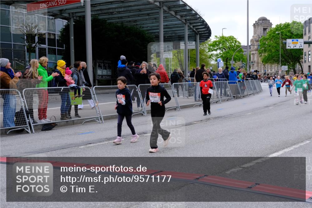 25.04.2026 - Das Zehntel Tim E. http://msf.ph/oto/9571177 25.04.2026 09:05:30 Ziel 1078, 1084, 1414, 1418, 1811, 1821, 2141, 2144, 2297, 2832, 3133, 3148 meine-sportfotos.de