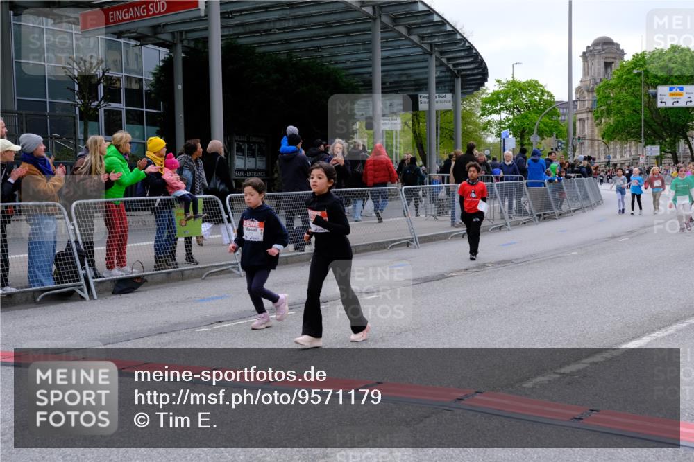 25.04.2026 - Das Zehntel Tim E. http://msf.ph/oto/9571179 25.04.2026 09:05:30 Ziel 1078, 1084, 1414, 1418, 1811, 1821, 2141, 2144, 2297, 2832, 3133, 3148 meine-sportfotos.de