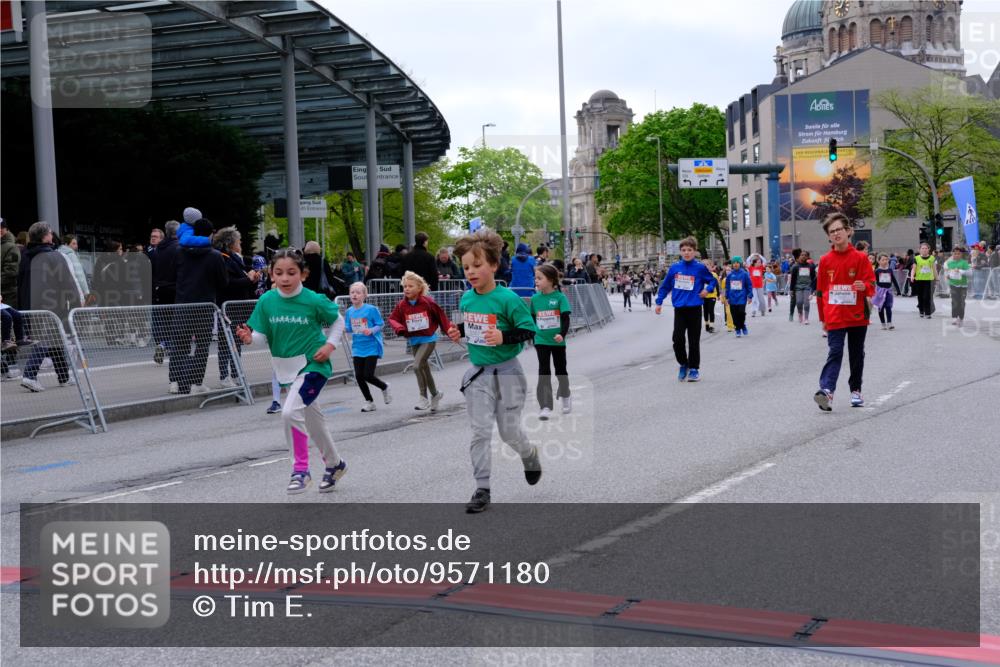 25.04.2026 - Das Zehntel Tim E. http://msf.ph/oto/9571180 25.04.2026 09:05:36 Ziel 1078, 1084, 1952, 2357, 2372, 2555, 3620, 3750, 3780, 3782 meine-sportfotos.de