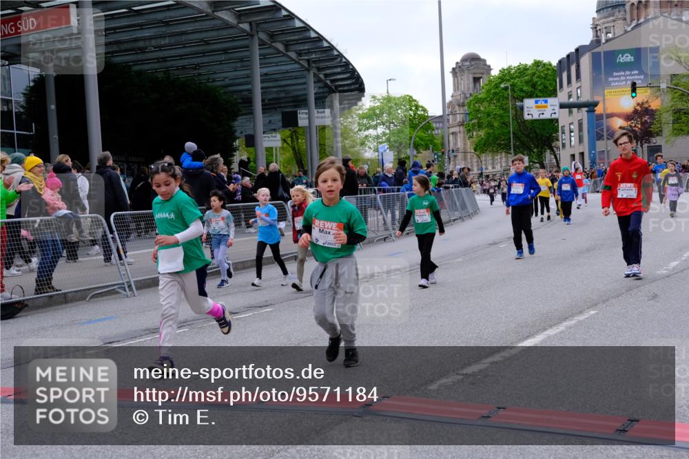 25.04.2026 - Das Zehntel Tim E. http://msf.ph/oto/9571184 25.04.2026 09:05:37 Ziel 1078, 1084, 1952, 2357, 2372, 2555, 3620, 3750, 3780, 3782 meine-sportfotos.de