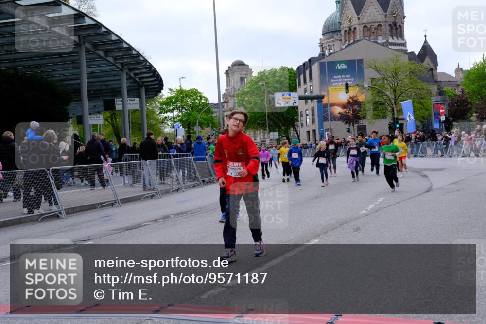 25.04.2026 - Das Zehntel Tim E. http://msf.ph/oto/9571187 25.04.2026 09:05:39 Ziel 1118, 1130, 1659, 1952, 2357, 2372, 2555, 3620, 3750, 3780, 3782 meine-sportfotos.de