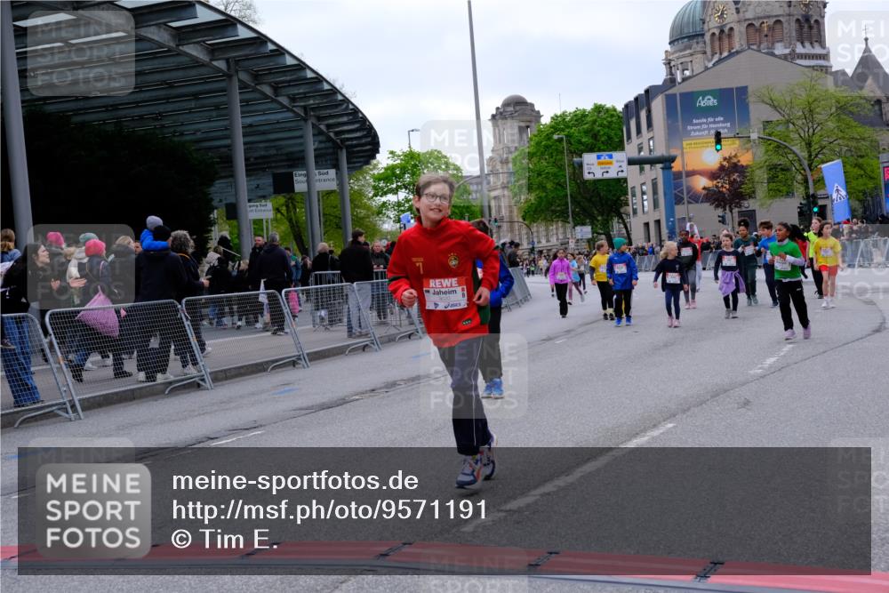 25.04.2026 - Das Zehntel Tim E. http://msf.ph/oto/9571191 25.04.2026 09:05:39 Ziel 1118, 1130, 1659, 1952, 2357, 2372, 2555, 3620, 3750, 3780, 3782 meine-sportfotos.de