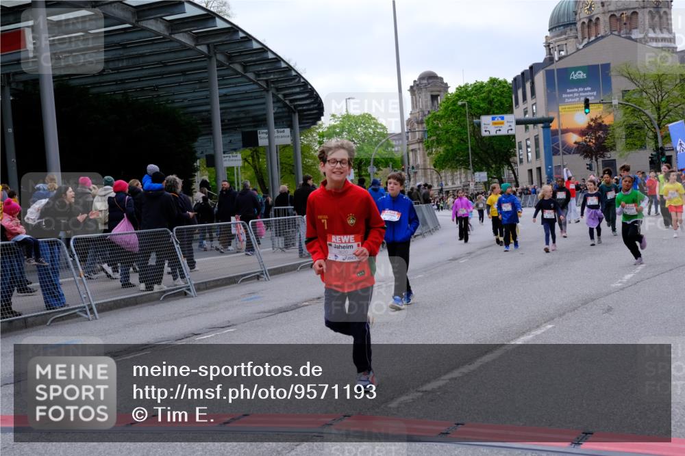 25.04.2026 - Das Zehntel Tim E. http://msf.ph/oto/9571193 25.04.2026 09:05:40 Ziel 1118, 1130, 1659, 1949, 1952, 2357, 2372, 2555, 3620, 3750, 3780, 3782 meine-sportfotos.de