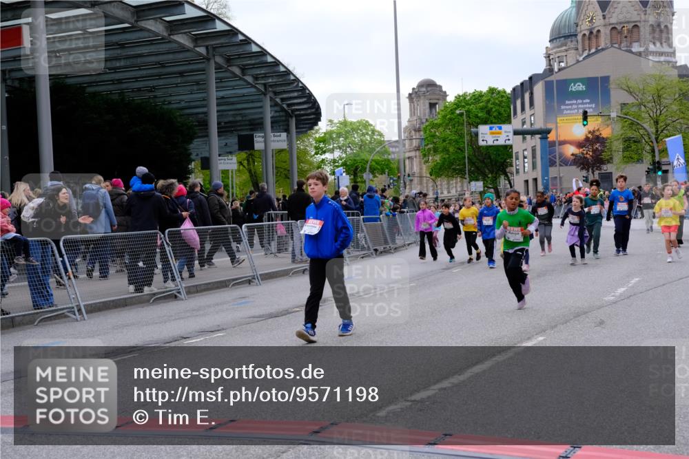 25.04.2026 - Das Zehntel Tim E. http://msf.ph/oto/9571198 25.04.2026 09:05:41 Ziel 1118, 1128, 1130, 1659, 1939, 1949, 1952, 2357, 2372, 2555, 2626, 3240, 3620, 3750, 3780, 3782 meine-sportfotos.de
