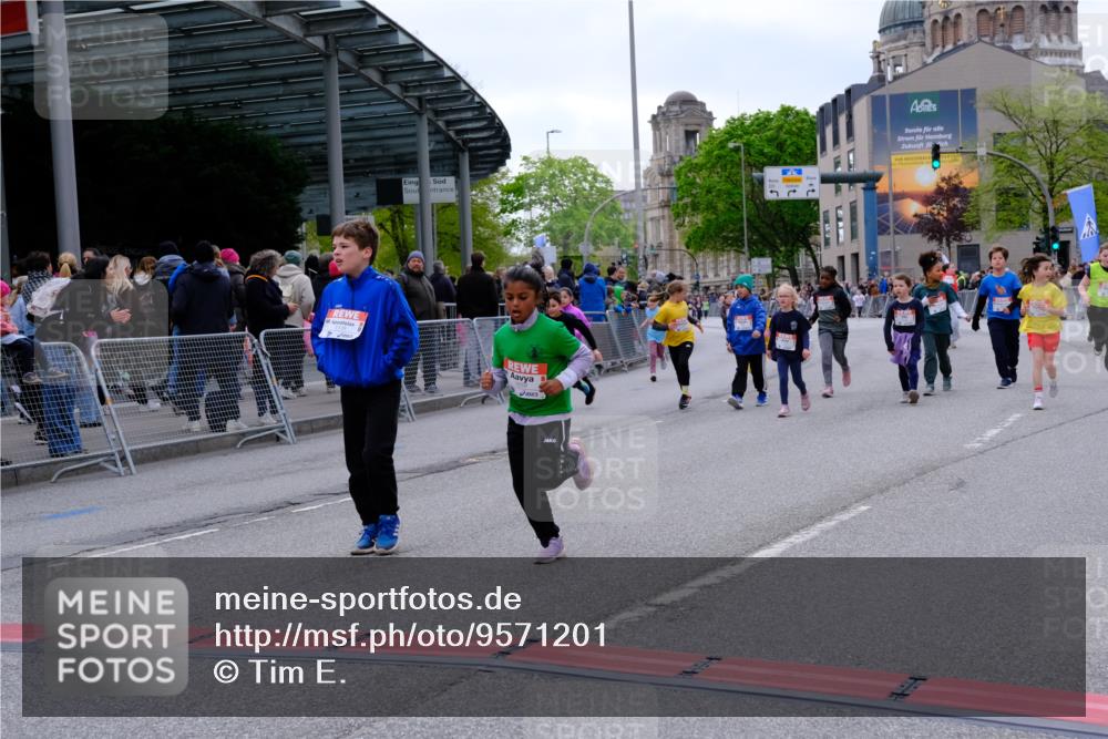 25.04.2026 - Das Zehntel Tim E. http://msf.ph/oto/9571201 25.04.2026 09:05:42 Ziel 1118, 1128, 1130, 1659, 1939, 1949, 1952, 2357, 2372, 2555, 2626, 2687, 3240, 3620, 3750, 3780, 3782 meine-sportfotos.de