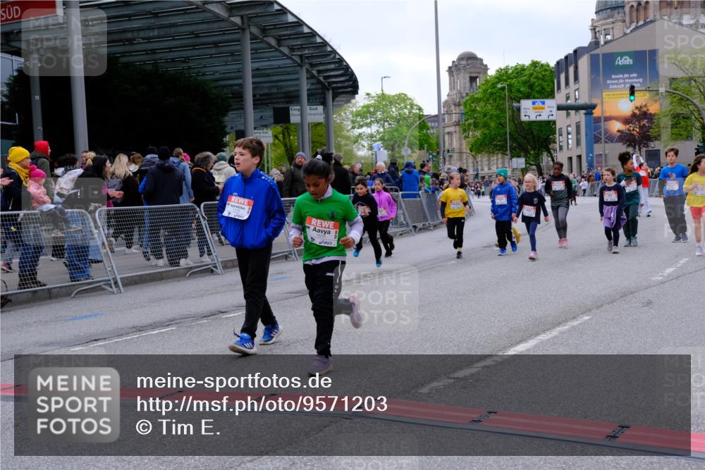 25.04.2026 - Das Zehntel Tim E. http://msf.ph/oto/9571203 25.04.2026 09:05:42 Ziel 1118, 1128, 1130, 1659, 1939, 1949, 1952, 2357, 2372, 2555, 2626, 2687, 3240, 3620, 3750, 3780, 3782 meine-sportfotos.de