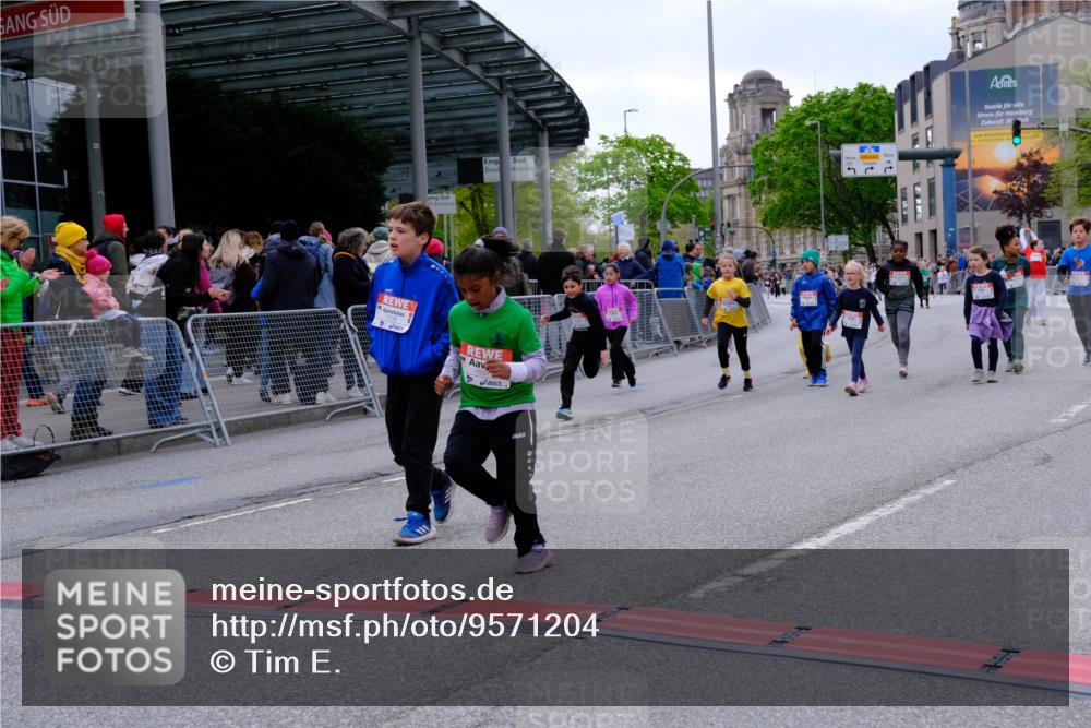 25.04.2026 - Das Zehntel Tim E. http://msf.ph/oto/9571204 25.04.2026 09:05:42 Ziel 1118, 1128, 1130, 1659, 1939, 1949, 1952, 2357, 2372, 2555, 2626, 2687, 3240, 3620, 3750, 3780, 3782 meine-sportfotos.de
