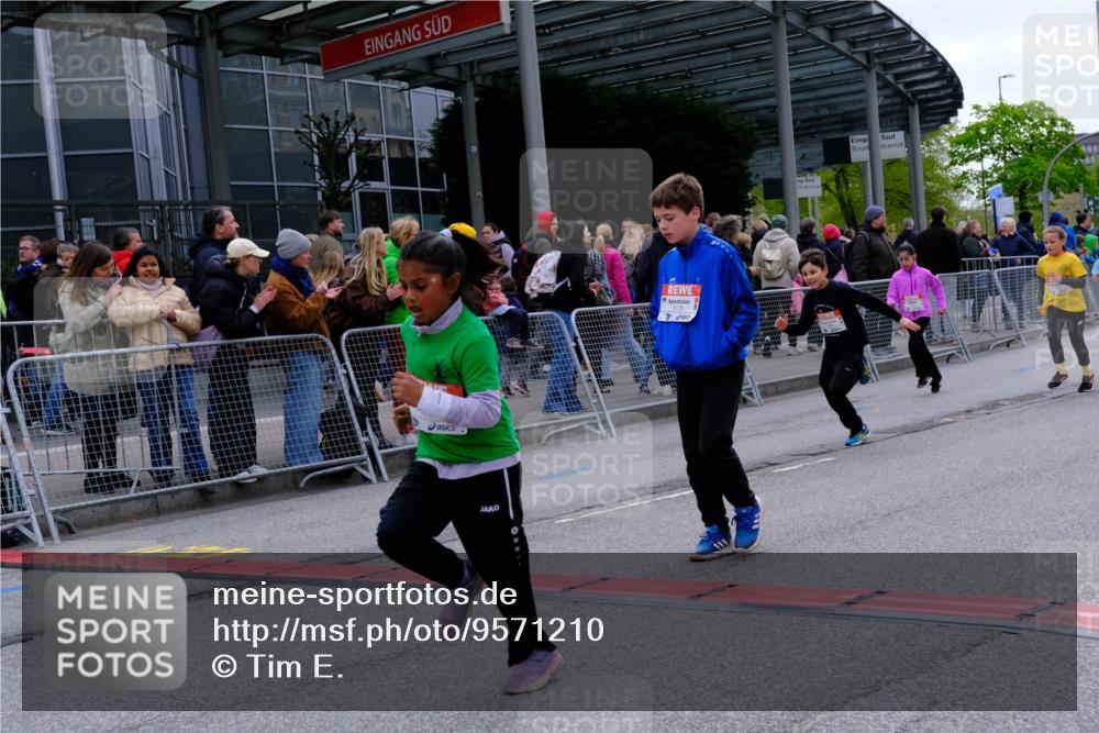 25.04.2026 - Das Zehntel Tim E. http://msf.ph/oto/9571210 25.04.2026 09:05:43 Ziel 1118, 1128, 1130, 1659, 1939, 1949, 1952, 2177, 2357, 2372, 2483, 2555, 2626, 2687, 3240, 3620, 3750, 3780, 3782 meine-sportfotos.de