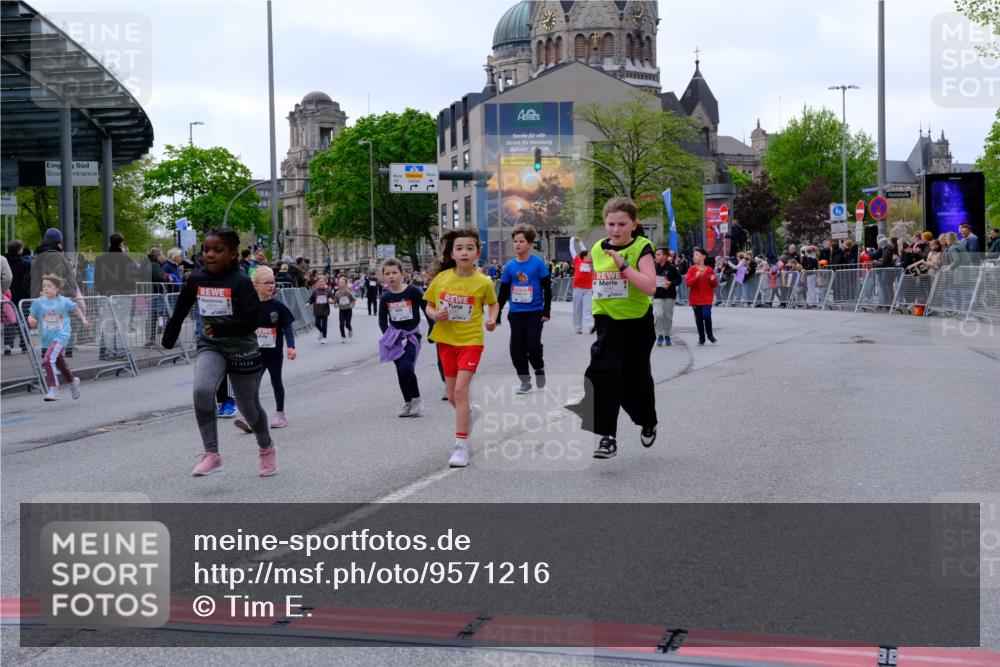 25.04.2026 - Das Zehntel Tim E. http://msf.ph/oto/9571216 25.04.2026 09:05:45 Ziel 1118, 1128, 1130, 1227, 1235, 1659, 1939, 1949, 1952, 2054, 2060, 2177, 2483, 2626, 2687, 3240, 3620, 3750, 3780, 3782 meine-sportfotos.de