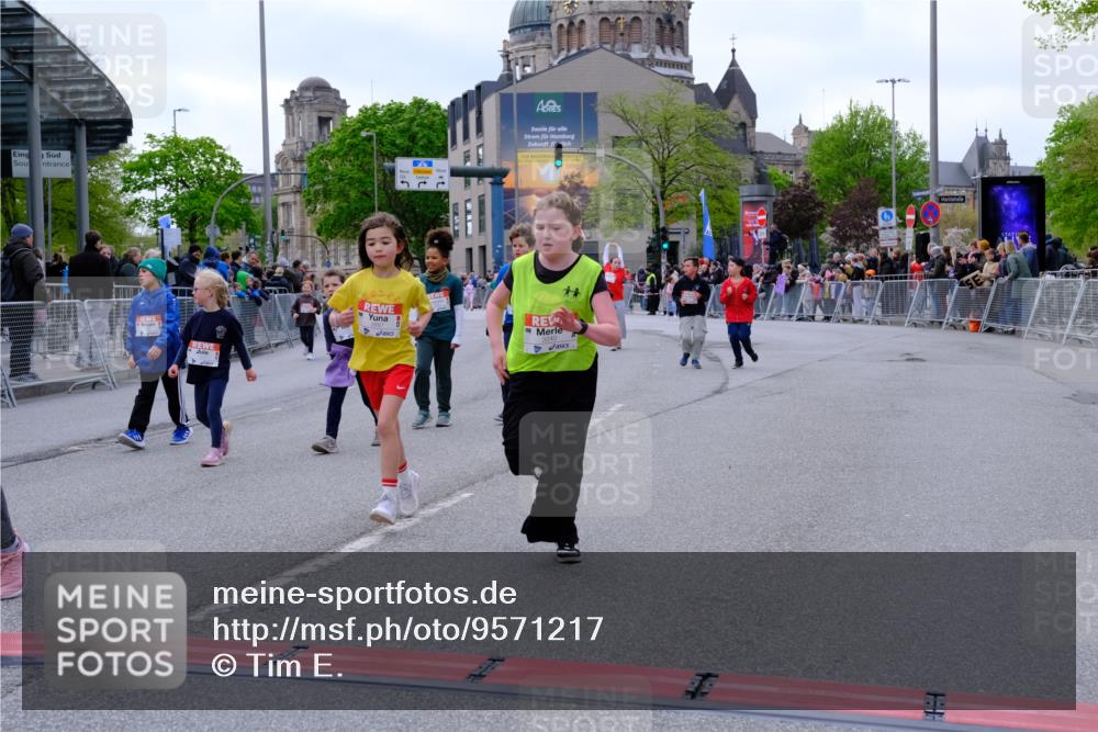 25.04.2026 - Das Zehntel Tim E. http://msf.ph/oto/9571217 25.04.2026 09:05:46 Ziel 1118, 1128, 1130, 1227, 1235, 1659, 1939, 1949, 1952, 2054, 2060, 2177, 2483, 2626, 2687, 3240, 3620, 3750, 3780 meine-sportfotos.de
