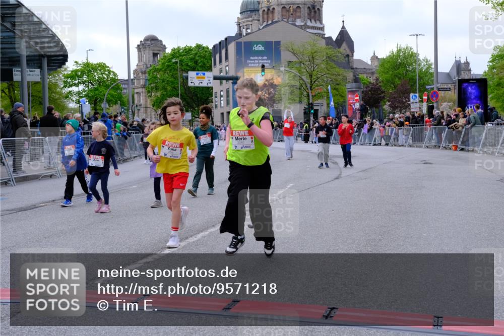 25.04.2026 - Das Zehntel Tim E. http://msf.ph/oto/9571218 25.04.2026 09:05:46 Ziel 1118, 1128, 1130, 1227, 1235, 1659, 1939, 1949, 1952, 2054, 2060, 2177, 2483, 2626, 2687, 3240, 3620, 3750, 3780 meine-sportfotos.de
