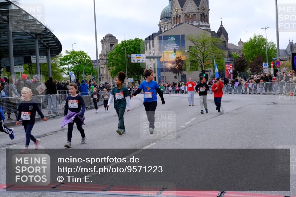 25.04.2026 - Das Zehntel Tim E. http://msf.ph/oto/9571223 25.04.2026 09:05:47 Ziel 1118, 1128, 1130, 1227, 1235, 1659, 1939, 1949, 2054, 2060, 2177, 2483, 2626, 2687, 2924, 2930, 3240, 3620 meine-sportfotos.de