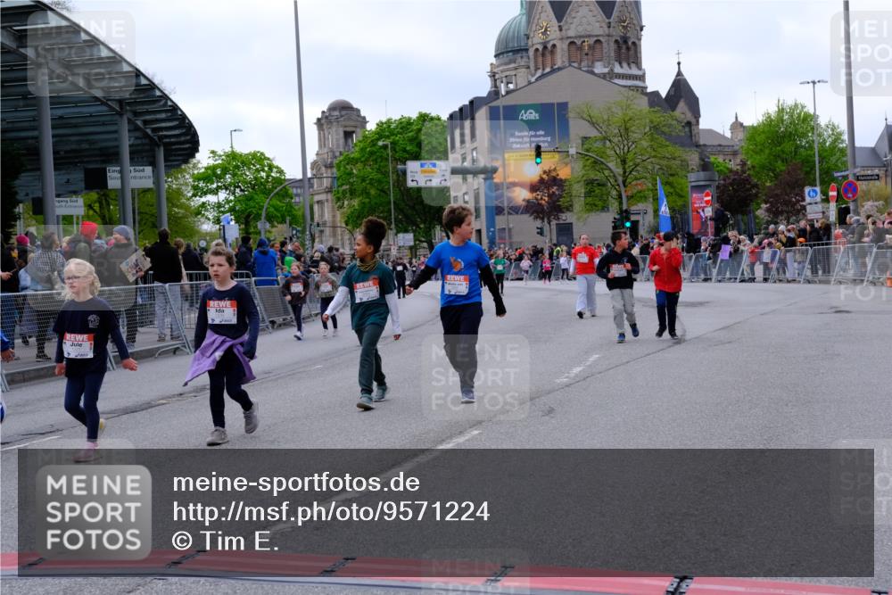 25.04.2026 - Das Zehntel Tim E. http://msf.ph/oto/9571224 25.04.2026 09:05:47 Ziel 1118, 1128, 1130, 1227, 1235, 1659, 1939, 1949, 2054, 2060, 2177, 2483, 2626, 2687, 2924, 2930, 3240, 3620 meine-sportfotos.de