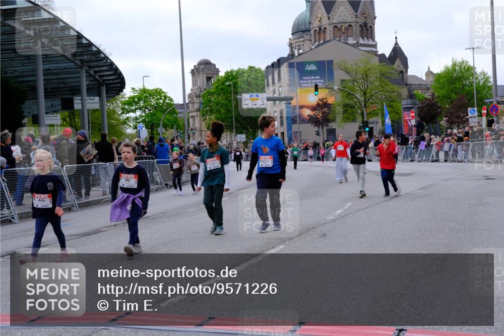 25.04.2026 - Das Zehntel Tim E. http://msf.ph/oto/9571226 25.04.2026 09:05:47 Ziel 1118, 1128, 1130, 1227, 1235, 1659, 1939, 1949, 2054, 2060, 2177, 2483, 2626, 2687, 2924, 2930, 3240, 3620 meine-sportfotos.de