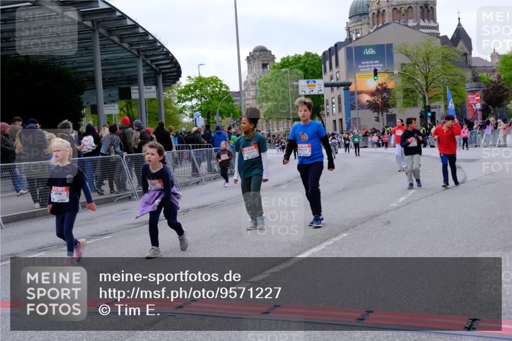 25.04.2026 - Das Zehntel Tim E. http://msf.ph/oto/9571227 25.04.2026 09:05:48 Ziel 1118, 1128, 1130, 1227, 1235, 1659, 1939, 1949, 2054, 2060, 2177, 2483, 2626, 2687, 2924, 2930, 3240, 3771, 3781 meine-sportfotos.de
