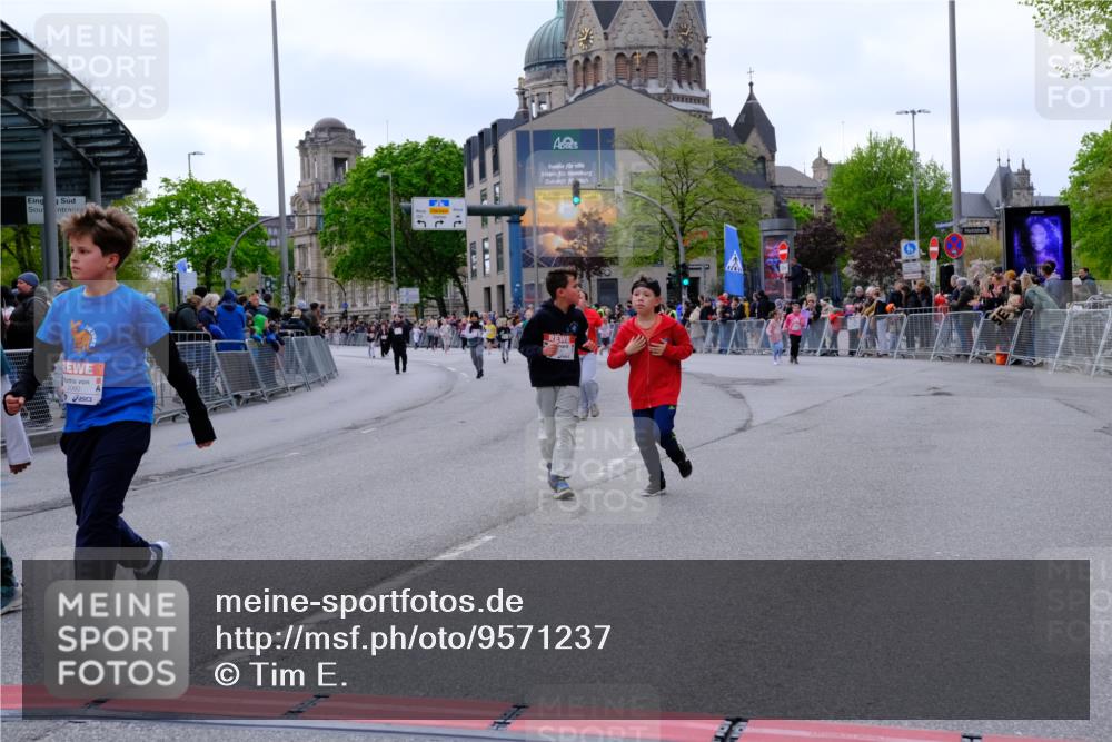 25.04.2026 - Das Zehntel Tim E. http://msf.ph/oto/9571237 25.04.2026 09:05:50 Ziel 1118, 1128, 1130, 1227, 1235, 1659, 1939, 1949, 2054, 2060, 2177, 2483, 2626, 2677, 2687, 2924, 2930, 3240, 3771, 3781 meine-sportfotos.de
