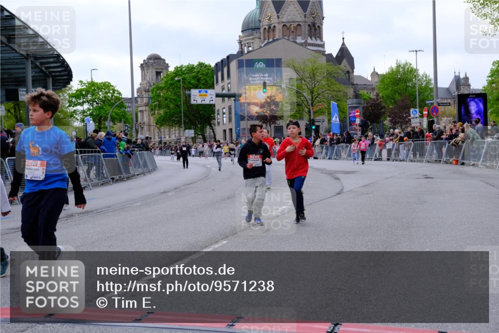 25.04.2026 - Das Zehntel Tim E. http://msf.ph/oto/9571238 25.04.2026 09:05:50 Ziel 1118, 1128, 1130, 1227, 1235, 1659, 1939, 1949, 2054, 2060, 2177, 2483, 2626, 2677, 2687, 2924, 2930, 3240, 3771, 3781 meine-sportfotos.de
