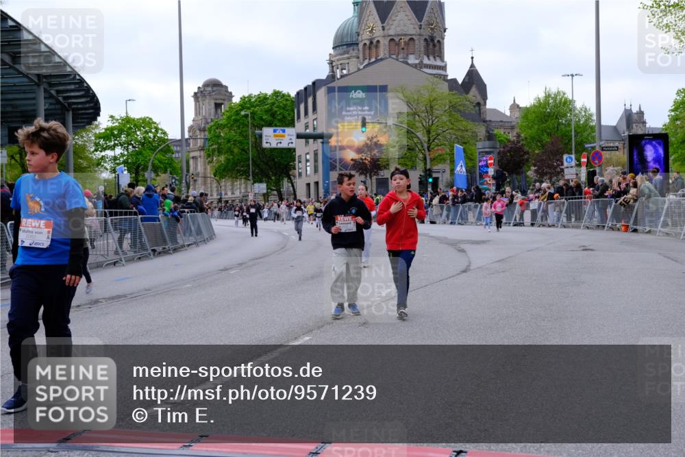 25.04.2026 - Das Zehntel Tim E. http://msf.ph/oto/9571239 25.04.2026 09:05:50 Ziel 1118, 1128, 1130, 1227, 1235, 1659, 1939, 1949, 2054, 2060, 2177, 2483, 2626, 2677, 2687, 2924, 2930, 3240, 3771, 3781 meine-sportfotos.de