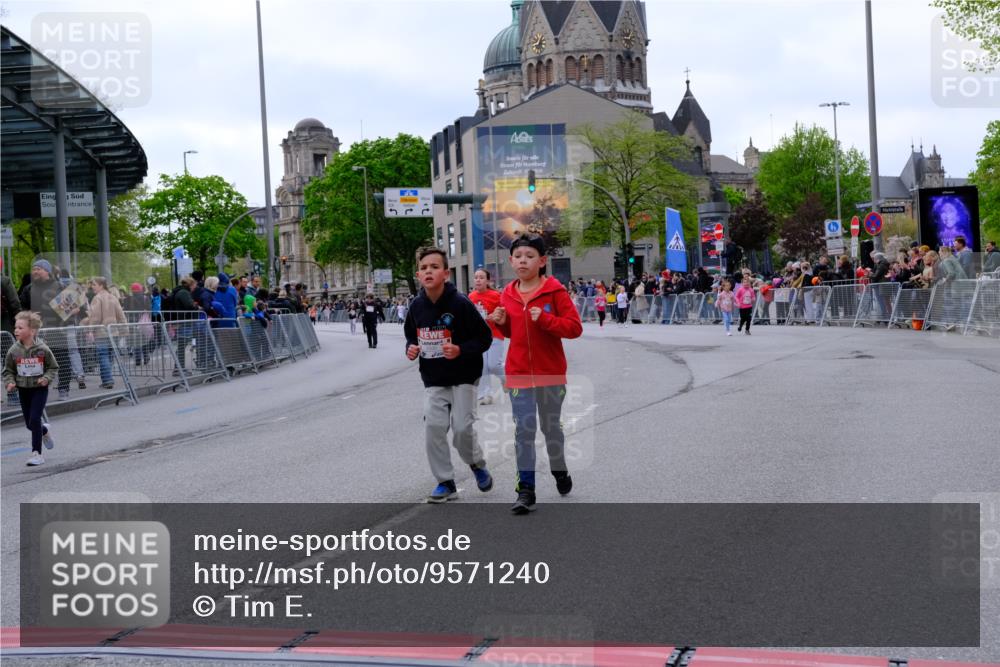 25.04.2026 - Das Zehntel Tim E. http://msf.ph/oto/9571240 25.04.2026 09:05:51 Ziel 1128, 1130, 1227, 1235, 1939, 1949, 2054, 2060, 2177, 2483, 2626, 2677, 2687, 2924, 2930, 3240, 3771, 3781 meine-sportfotos.de
