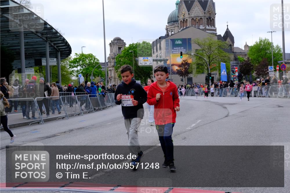 25.04.2026 - Das Zehntel Tim E. http://msf.ph/oto/9571248 25.04.2026 09:05:52 Ziel 1128, 1227, 1235, 1939, 1949, 2054, 2060, 2177, 2483, 2626, 2677, 2687, 2924, 2930, 3240, 3771, 3781 meine-sportfotos.de