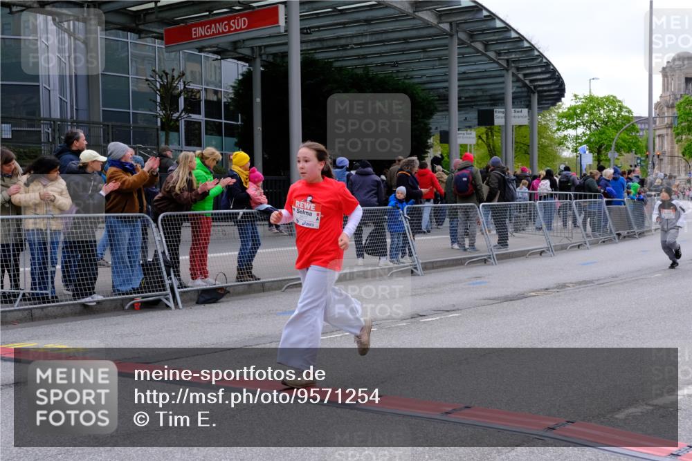 25.04.2026 - Das Zehntel Tim E. http://msf.ph/oto/9571254 25.04.2026 09:05:55 Ziel 1227, 1235, 1616, 1973, 2054, 2060, 2177, 2483, 2677, 2924, 2930, 3771, 3781 meine-sportfotos.de