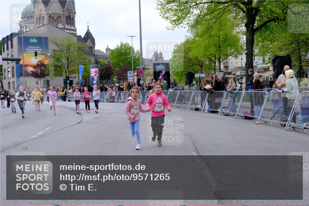25.04.2026 - Das Zehntel Tim E. http://msf.ph/oto/9571265 25.04.2026 09:06:01 Ziel 1616, 1973, 2677, 2973, 2985, 3753, 3779 meine-sportfotos.de