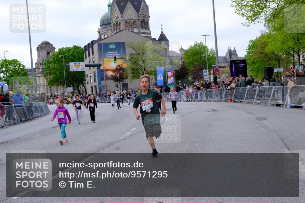 25.04.2026 - Das Zehntel Tim E. http://msf.ph/oto/9571295 25.04.2026 09:06:11 Ziel 1321, 1524, 2180, 2202, 2614, 2973, 2985, 3732, 3735, 3742, 3864, 3934, 3935 meine-sportfotos.de
