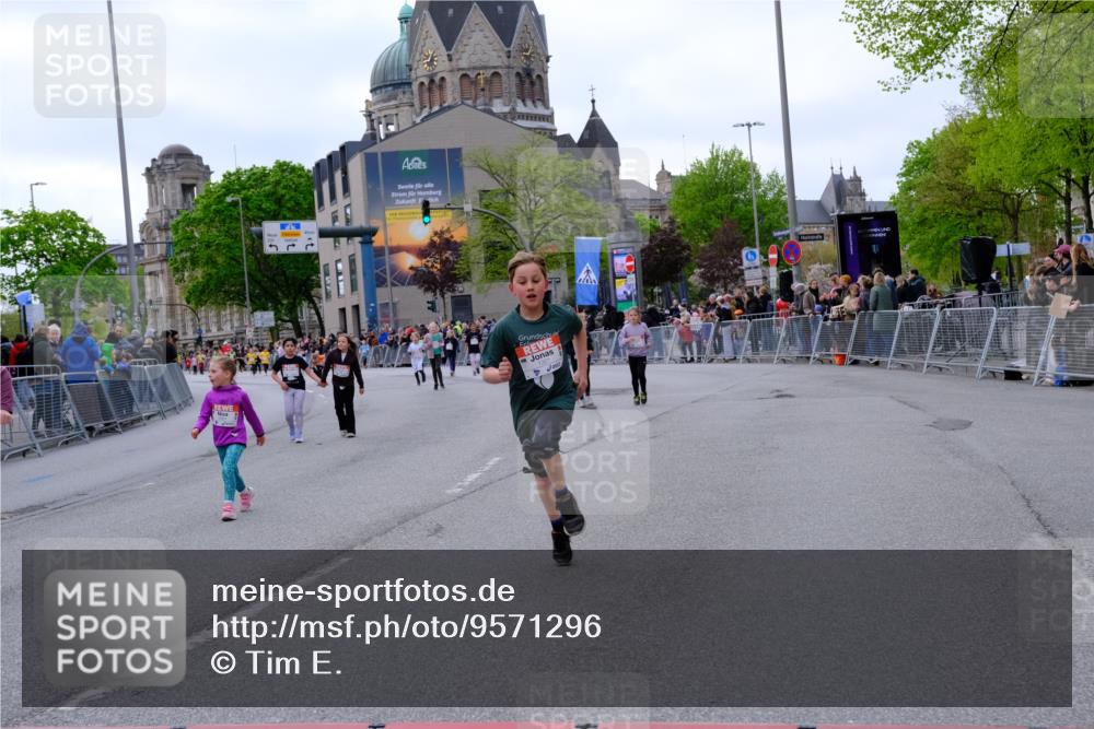25.04.2026 - Das Zehntel Tim E. http://msf.ph/oto/9571296 25.04.2026 09:06:11 Ziel 1321, 1524, 2180, 2202, 2614, 2973, 2985, 3732, 3735, 3742, 3864, 3934, 3935 meine-sportfotos.de